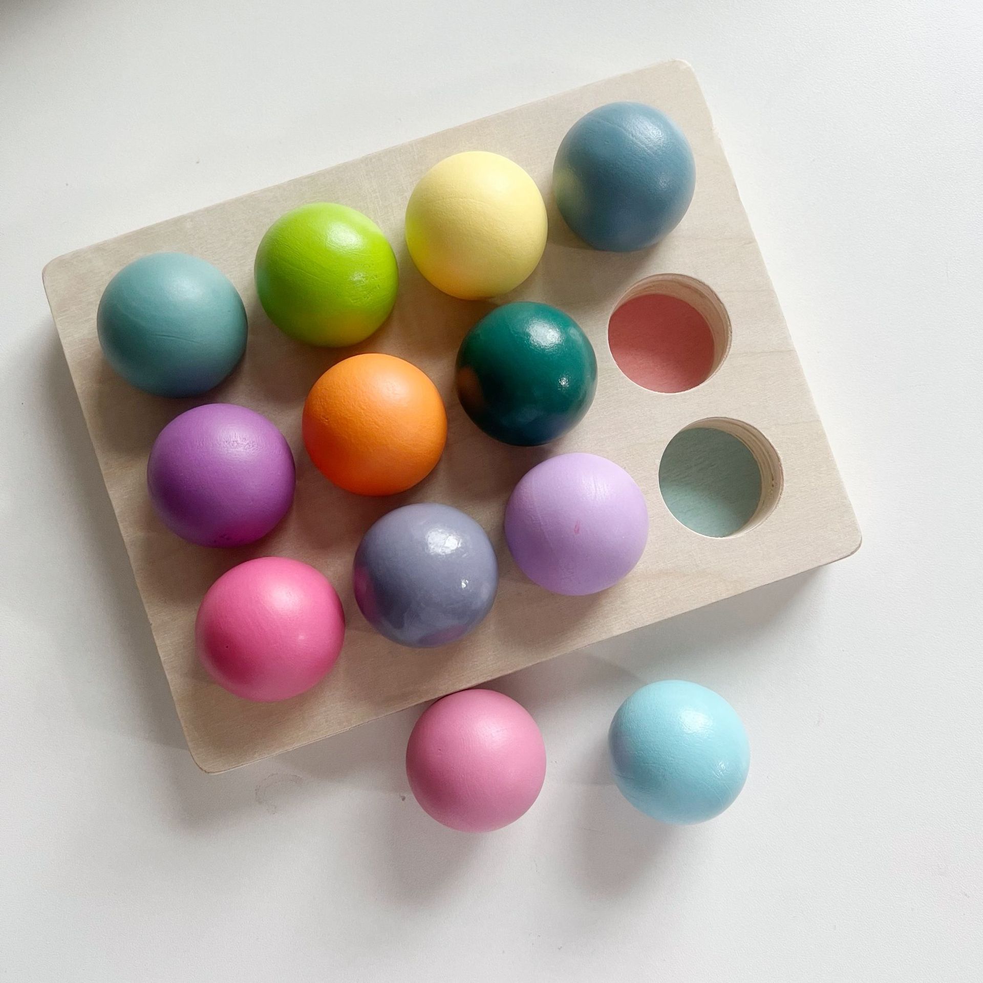 Bola de emparejamiento de arco iris de madera bola de clasificación de 12 colores 3,5 cm bola de arco iris bloques de construcción procesamiento de juguetes OEM personalizado