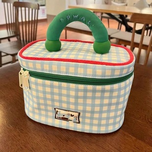 С���@ �ɐ���Ů����AͲ���y�������S����y�������ռ{��ײɫ