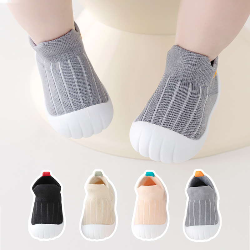 Primavera y verano zapatos para bebés para niños y niñas antideslizantes y amortiguación zapatos de piso suave ventilados y amortiguación