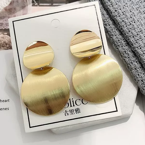 Retro Metal Disc Cut Out Earrings Geometric Round Earrings European and American Versatile Fashionable Long Earrings for Women Simple and Trendy