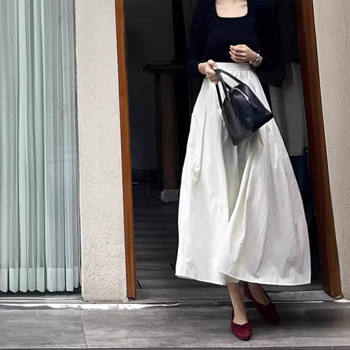 French high-end white high-waist A-line semi-slip dress for women, summer medium length, hip-hiding, stylish umbrella skirt, tea party dress