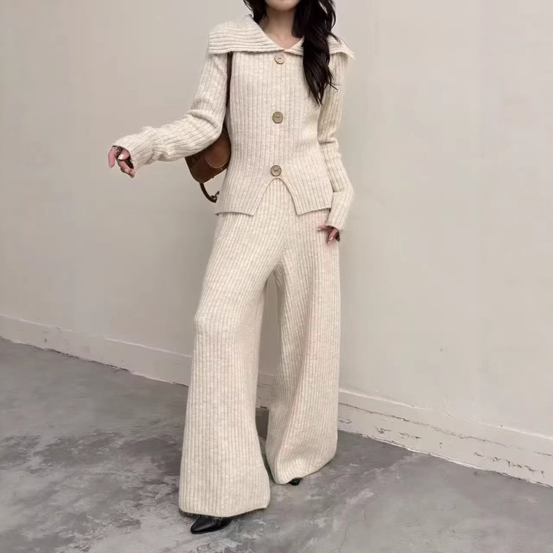 Autumn and Winter High-End Sweater Set for Women, French Retro Style, Large Lapel Knit Top, High-Waisted Wide-Leg Pants Two-Piece Set