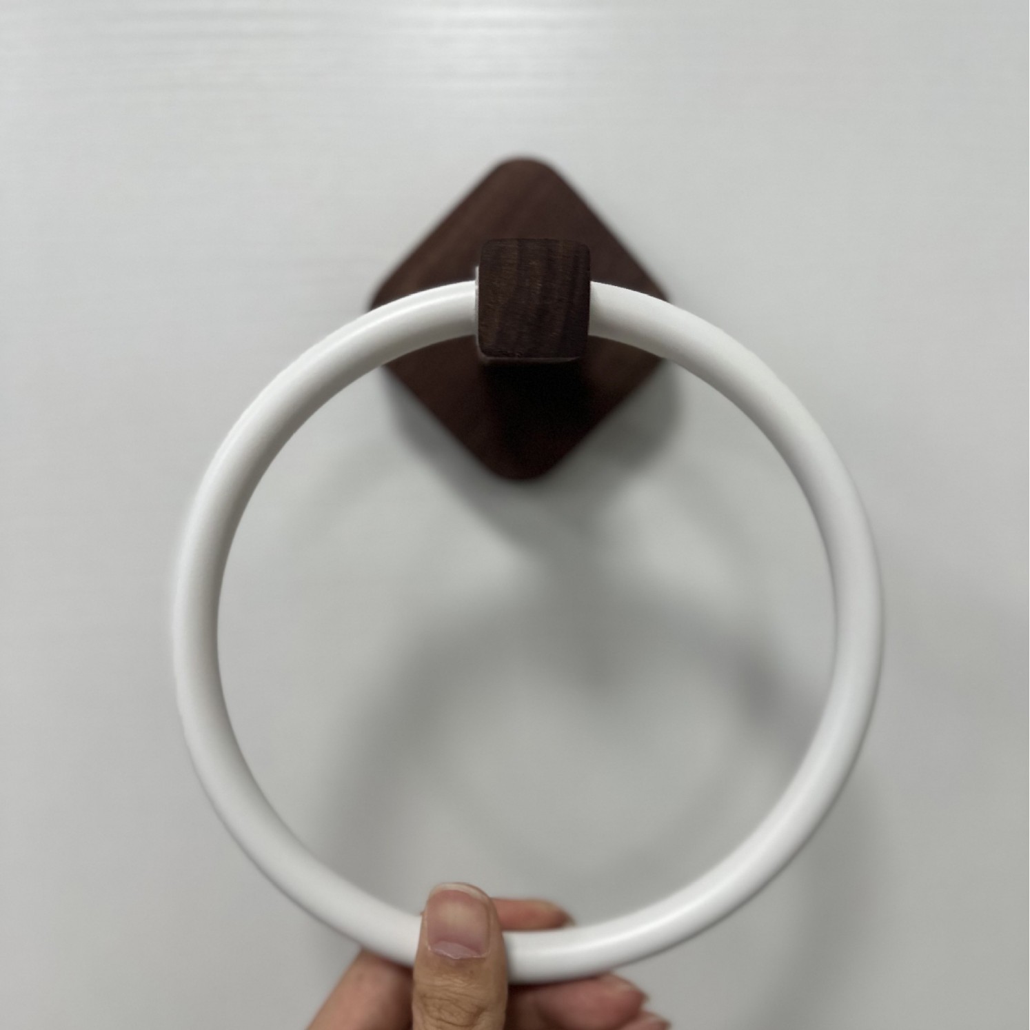 Toallero anillo de madera maciza cara toalla rack Hotel baño toalla rack japonés creativo anillo de toalla estante colgante
