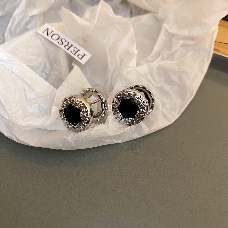 Aguja de plata, circón, diamantes, pendientes geométricos, lujo ligero, pendientes simples, de alta gama, pendientes, temperamento, pendientes de todo fósforo, mujeres al por mayor