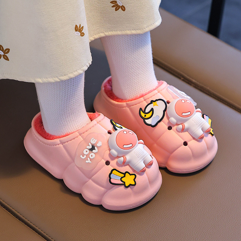 Zapatillas de algodón para niños invierno 2024 nuevos niños y niñas antideslizantes impermeables calientes de terciado zapatos de algodón para niños pequeños y medianos