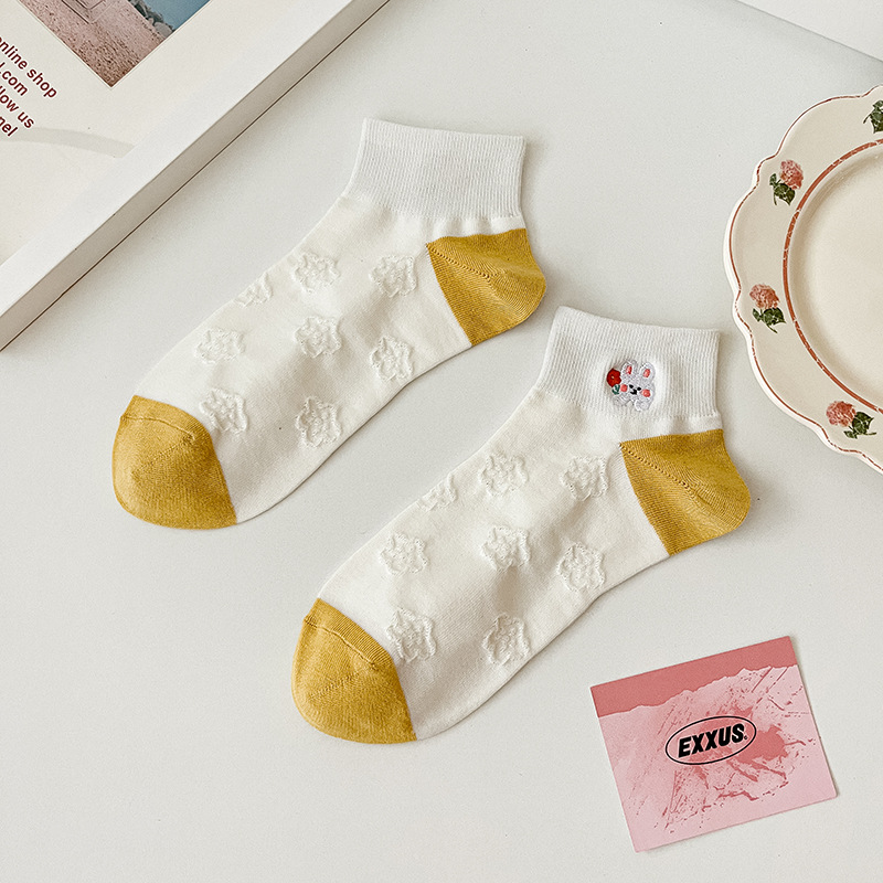 Calcetines mujer color sólido algodón primavera y verano calcetines de barco finos tubo corto bordado animales pequeños calcetines Zhuji al por mayor