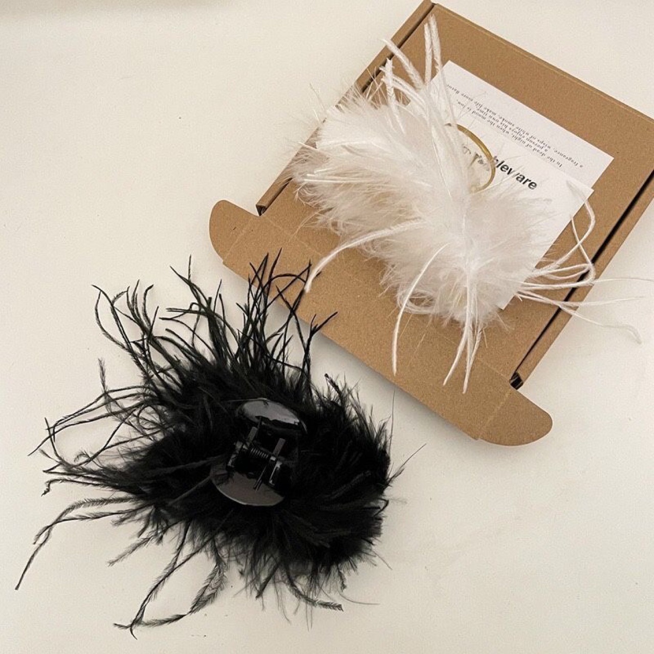 Elegant Solid Color Arylic Feather Hair Claws