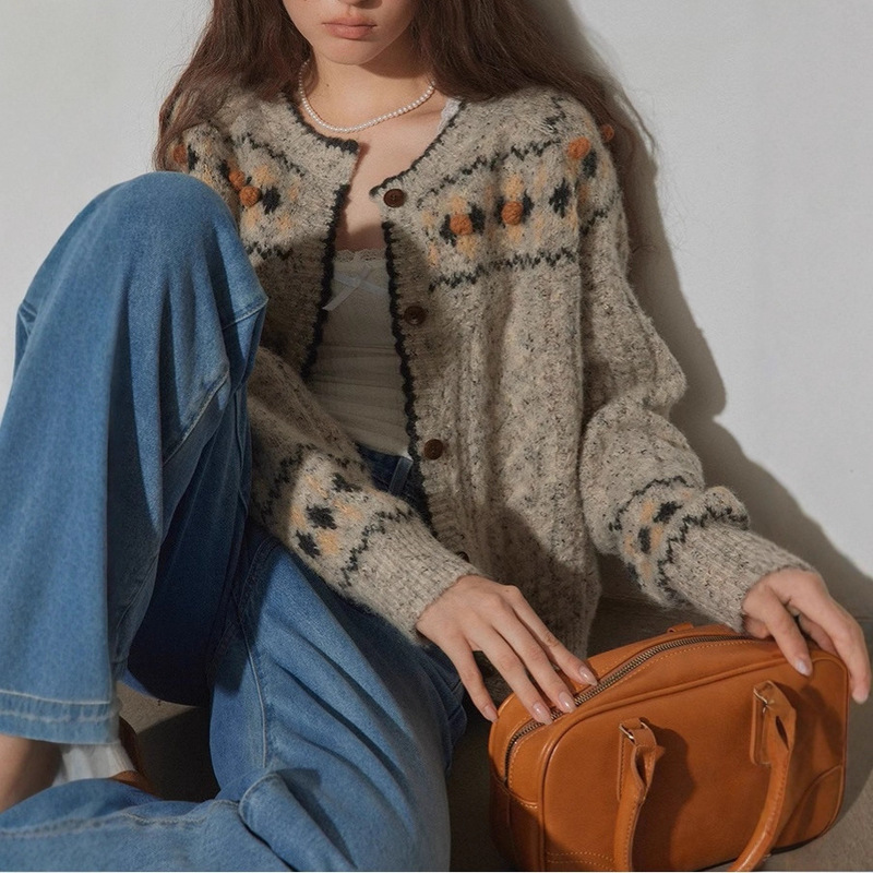 Retro Aesthetics! Diamond Mixed Color Buttoned Knitted Cardigan for Women Autum New Outer Top Jacket