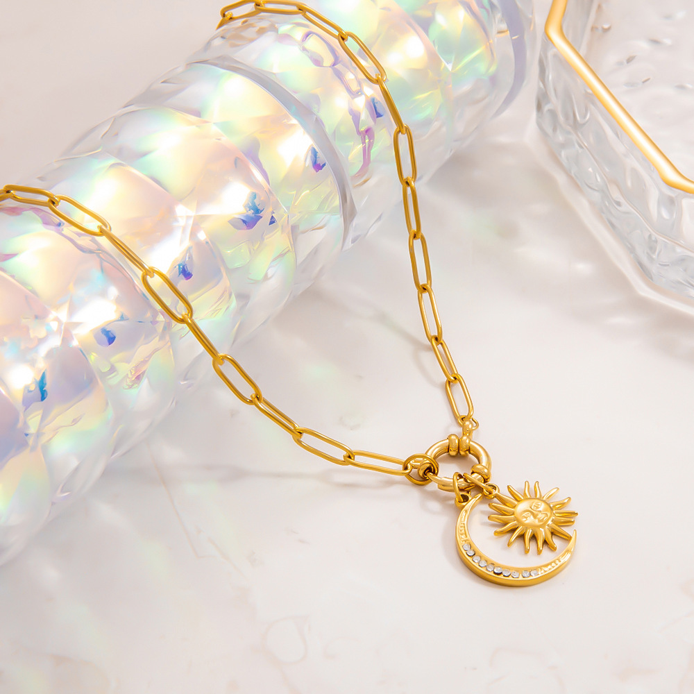PVD Coated Real Gold Plated Sun Moon Titanium Steel Vintage Style Classic Style Waterproof Non Tarnish Titanium Steel Pendant Necklace display picture 2
