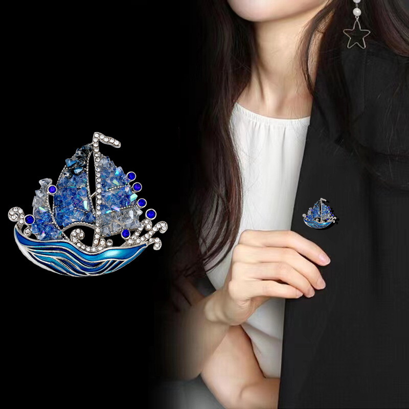 滴油胸针  新款一帆风顺帆船胸针高级感轻奢水晶胸花别针衣饰配饰|undefined