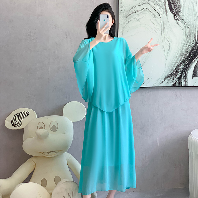 A Zen-Inspired Dress Featuring Feminine Tea-Inspired Motifs, Paired With A Guqin-Inspired Ensemble That Exudes Ethereal_ecoleips.com