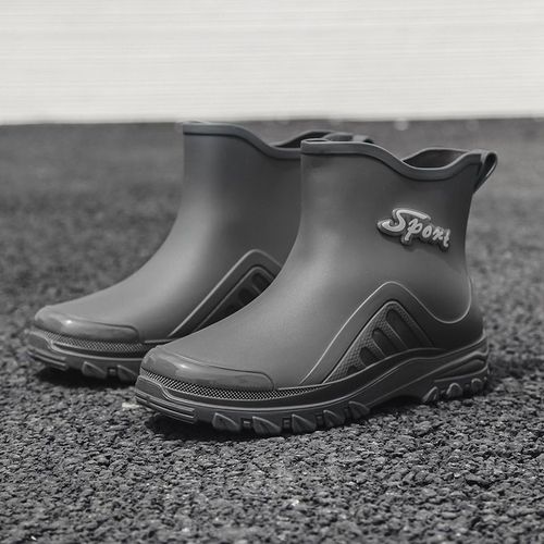 Stylish Short-Cap Rain Boots for Men, Slip-Resistant and Waterproof, Kitchen Rubber Shoes, Car Washing, Construction, Durable Water Boots with Fleece Lining for Warmth