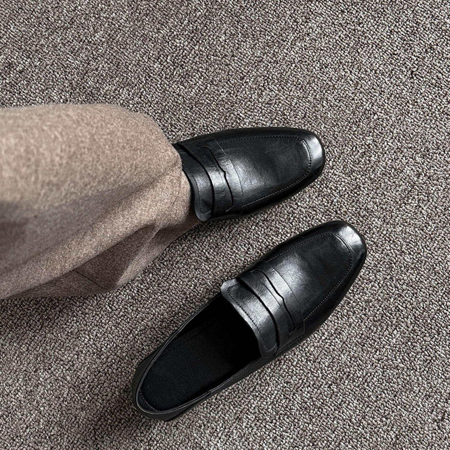 Giày loafer nữ mũi tròn da bò, gót vuông 2.5 cm phong cách Pháp — màu nâu