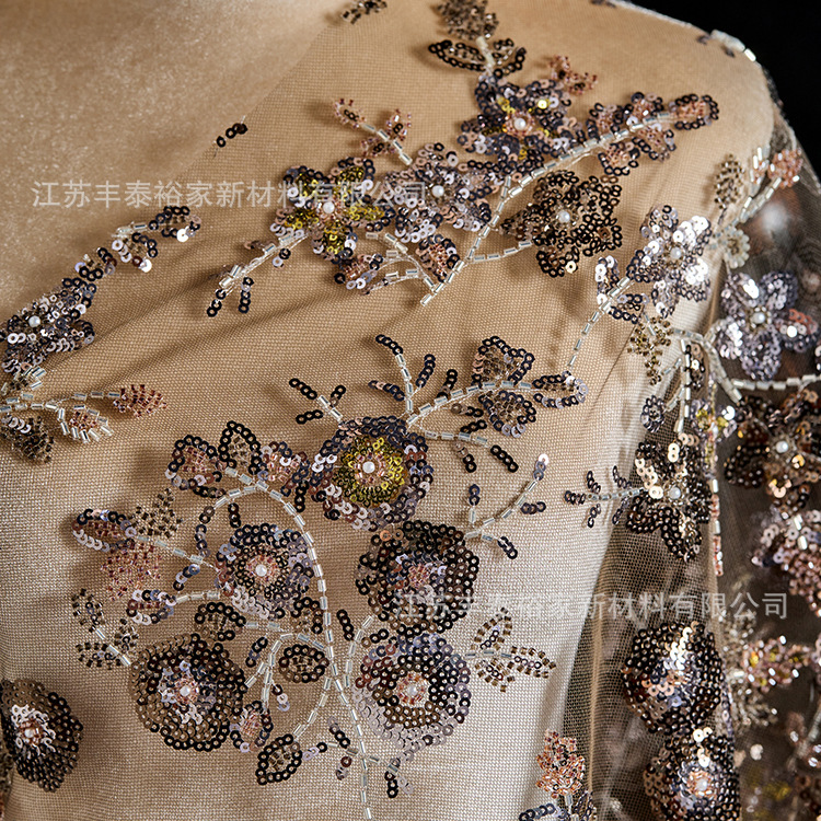 Tejido personalizado bordado sequinado tela bordada tela de cuentas de alta calidad europea y americana bordada malla vestido de plata
