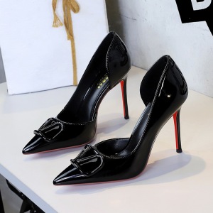 9265-K117 European and American style V-buckle side hollow pointed high heels patent leather super high heels hollow sex
