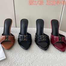 �ް��������~���Ըм�����Ь2025�¿�߸�һ��¶ֺ��ЬŮ�⴩