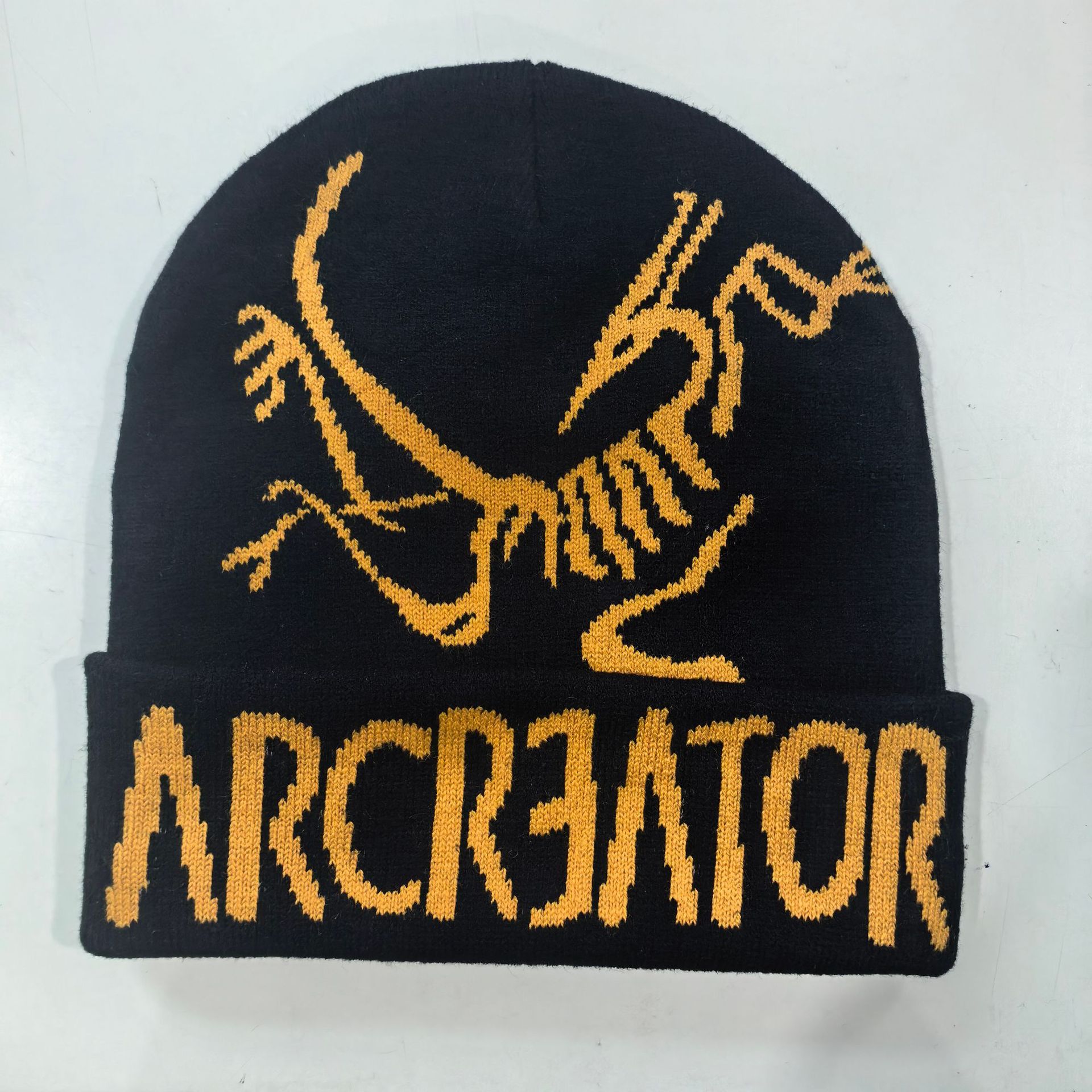 Gorro de punto jacquard camuflado Shunzun en stock, gorro cálido y creativo para el invierno, también disponible con gorros de punto con estampado personalizado.