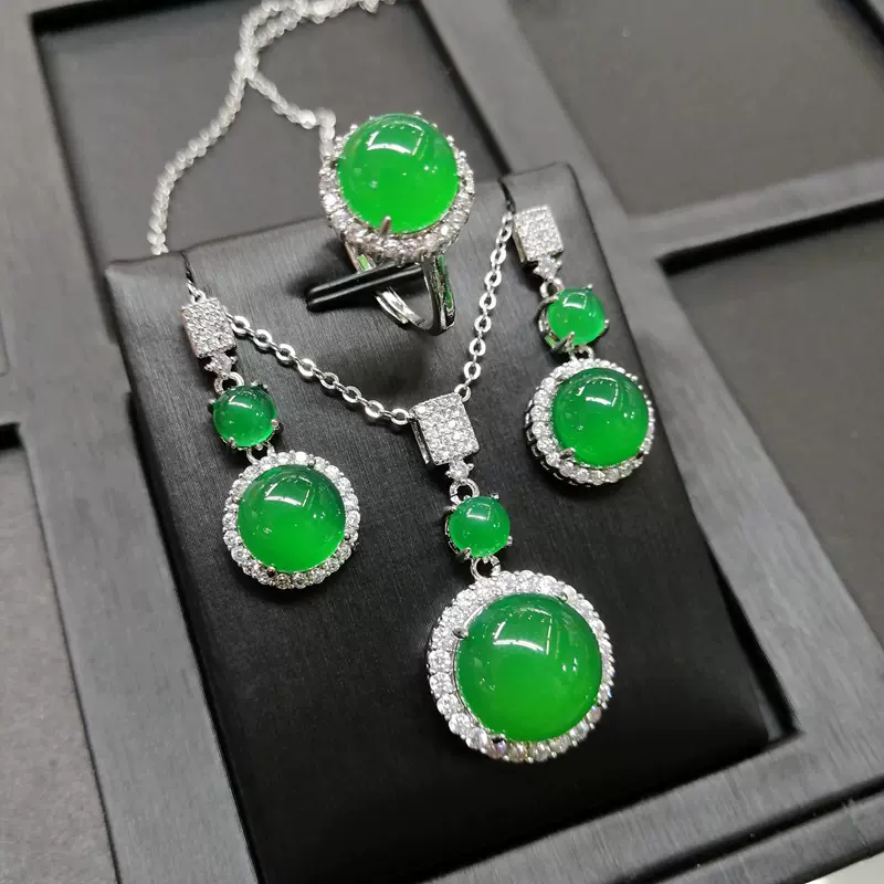 玛瑙玉髓镶嵌圆形三件套高冰绿玉髓圆满套装戒指吊坠耳钉厂家批发