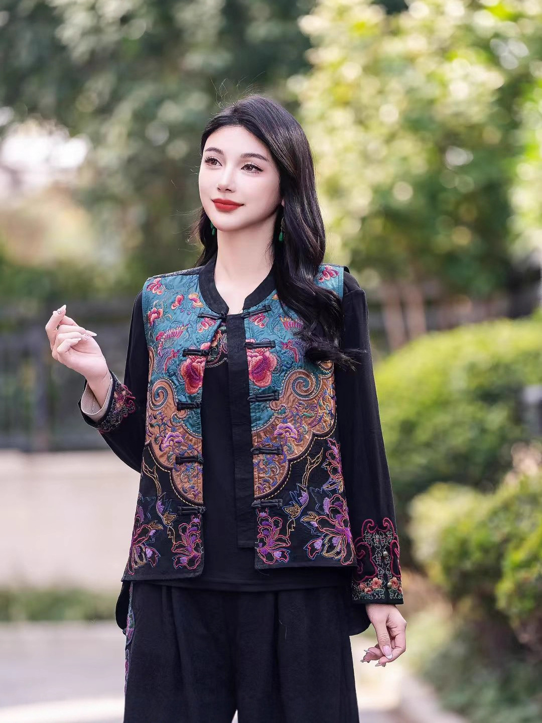 Ingeniería pesada bordada cara clip caballo mujer 2025 estilo de otoño collar hebilla de hombro jacquard estilo nacional nuevo chaleco image 1