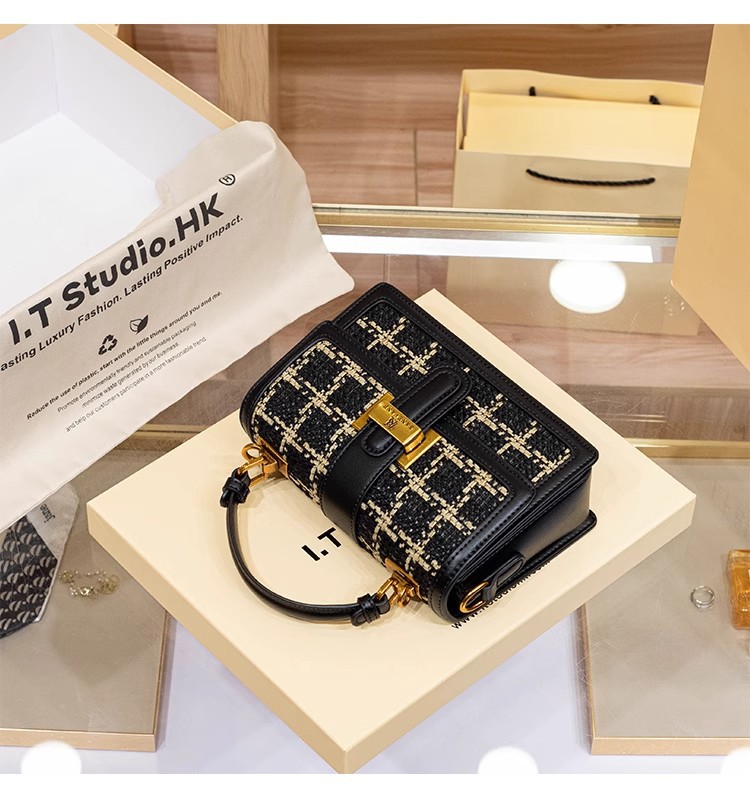 Túi xách tay da thật Hồng Kông dáng vuông nhỏ cổ điển, đeo chéo một vai đi làm phong cách Chanel — Màu đen chi tiết 4
