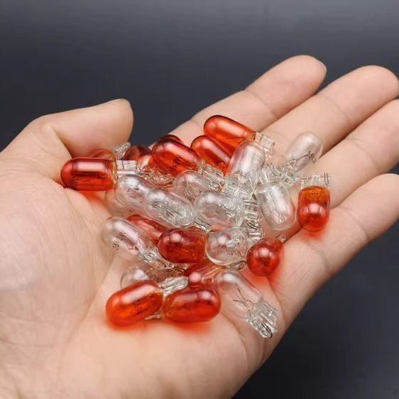 Motocicleta eléctrica T10 monofilamento luz antiniebla trasera 12V3W luz de tablero 48V55V luz de freno triciclo luz trasera enchufe