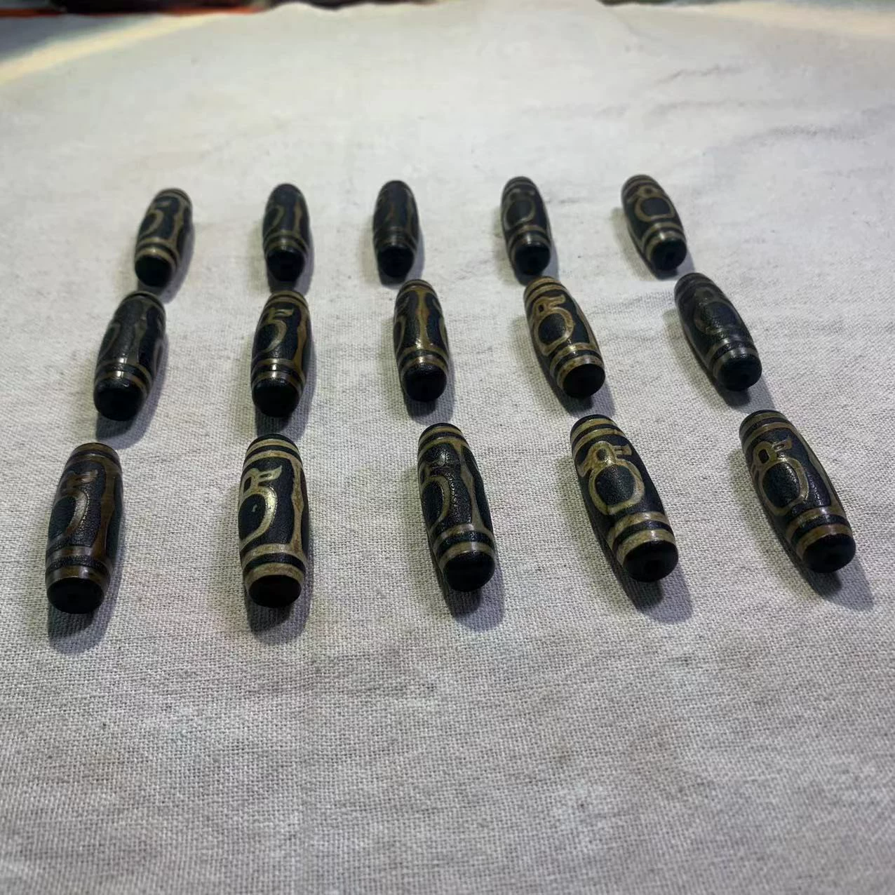 Shuangcai Capital Patterns Dzi Agate rarely has precious jade stone fire for dragon pattern old agate simplicity beads