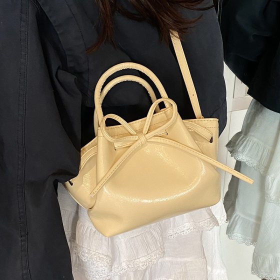 Super Fire Niche Bow Bag Women's 2025 New Fashionable All-match Crossbody Bag Summer Hand-out Small Bag