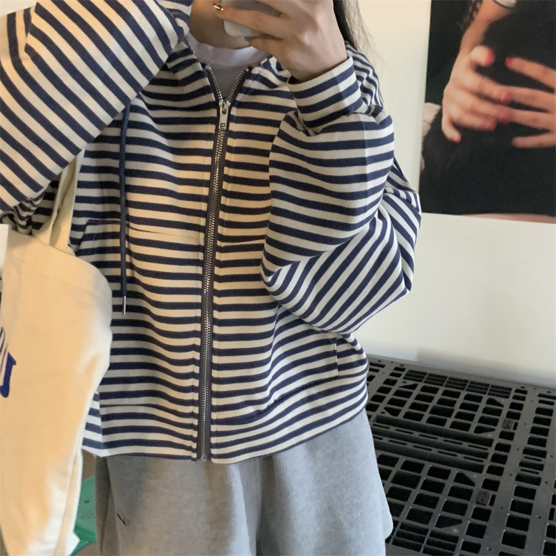 455g Weight Long Sleeve Sleeve Length Zipper Placket Type Polyester Fabric Type Short Top Length Hoodie Tops Type Casual, Daily Occasion Hooded Neckline Regular Fit Fit Type Stripe Pattern Spring, Autumn Season Women's Gender Casual, Streetwear Style Women's Casual Streetwear Stripe Zipper Hoodie 5