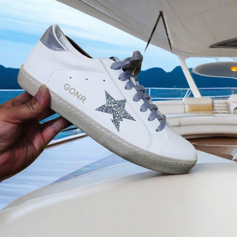 Plantillas desodorantes de cuero genuino, auténticos zapatos retro para parejas, estilo Harajuku, versátiles para fotografía callejera, diseño de estrella, talla grande 44, zapatos pequeños con efecto sucio, zapatillas blancas.