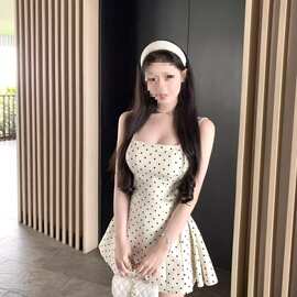 法式波点方领吊带连衣裙女夏a字裙图片色针织面料修身型有吊牌