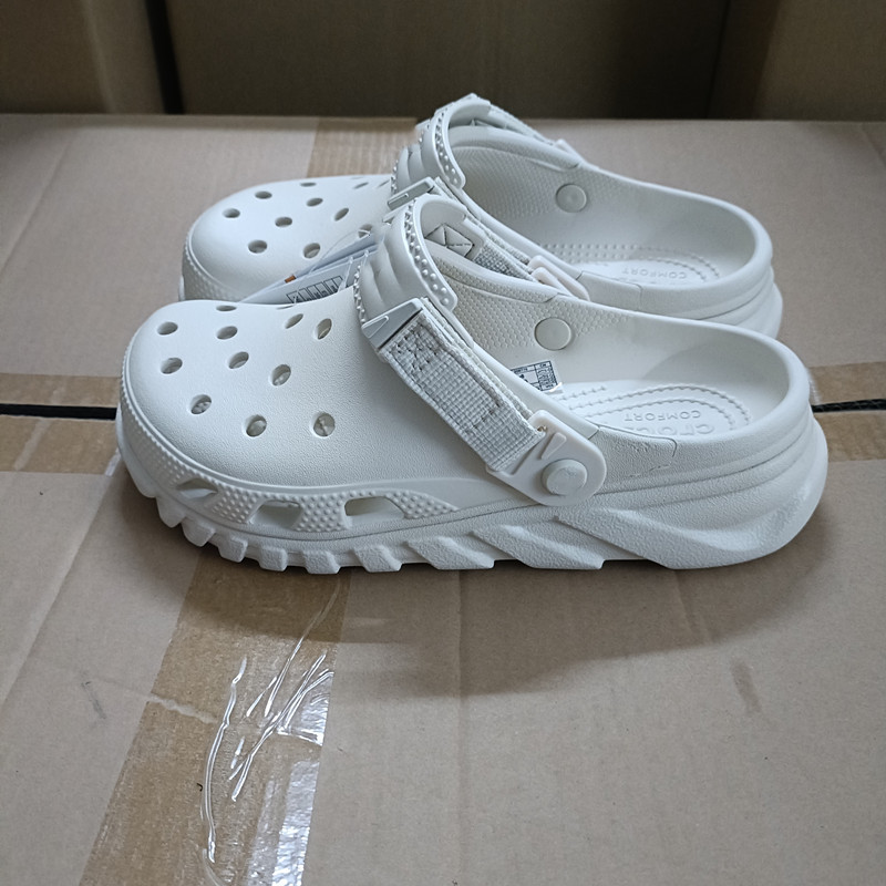 New Spring Worm Gear Hole Shoes Men's Beach Shoes Outdoor Baotou Slippers Women's Shoes Couple Sandals |