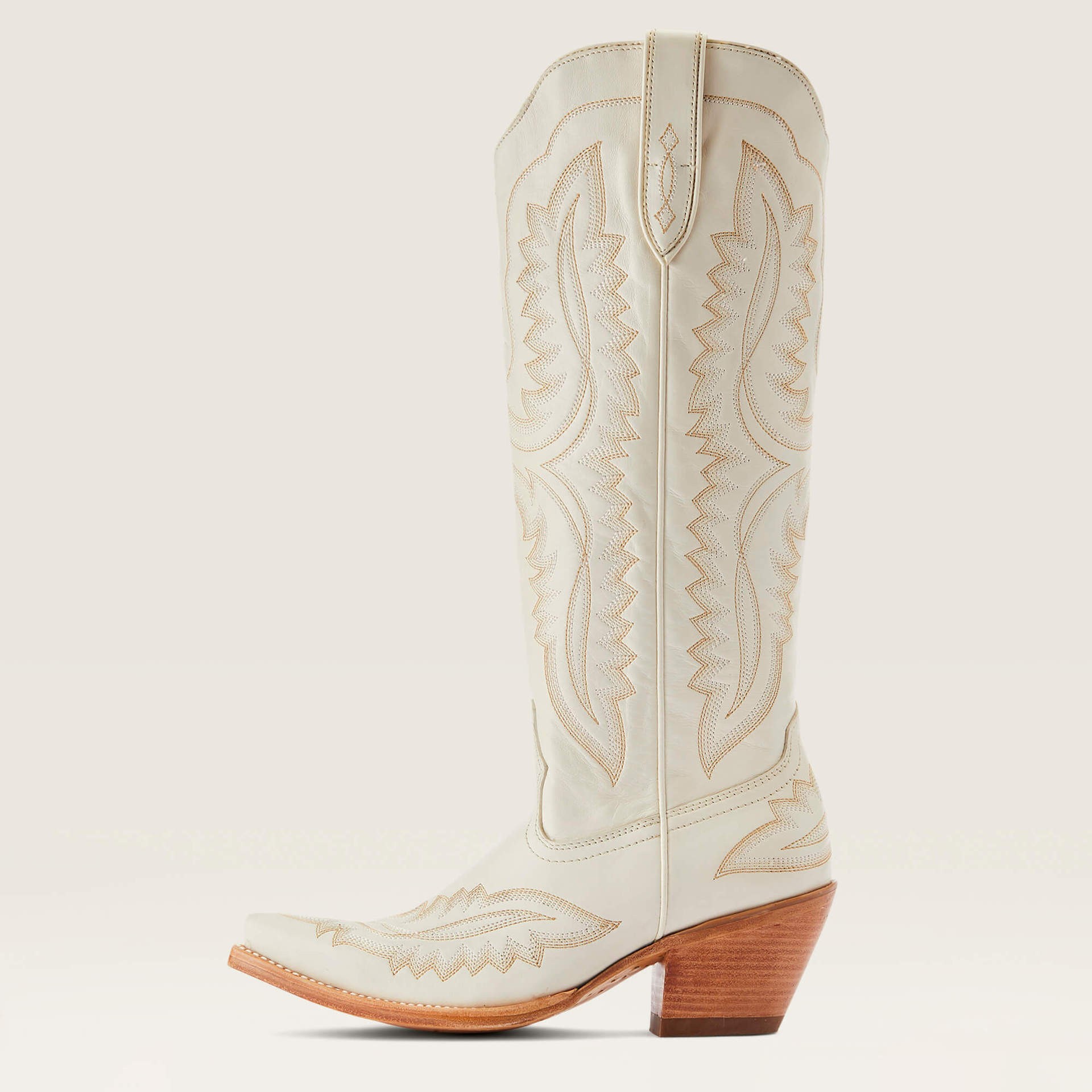 Plus-size western cowboy boots with pointed toes and chunky heels_voghion.com