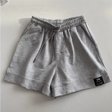 �羳Ů�b�ļ��¿��n���ζ��ԭ���L�������e�������m�ķ��\�Ӷ�ѝ