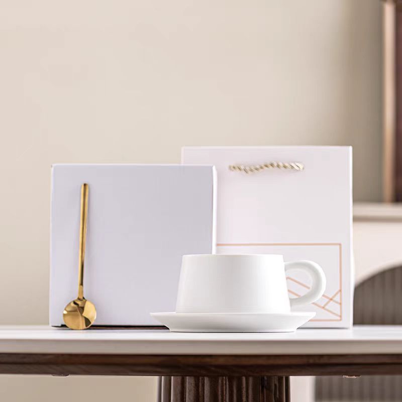 Ver la montaña Taza de café Taza de cerámica Taza de café con leche de lujo ligero de alta calidad Regalos para colegas y novios