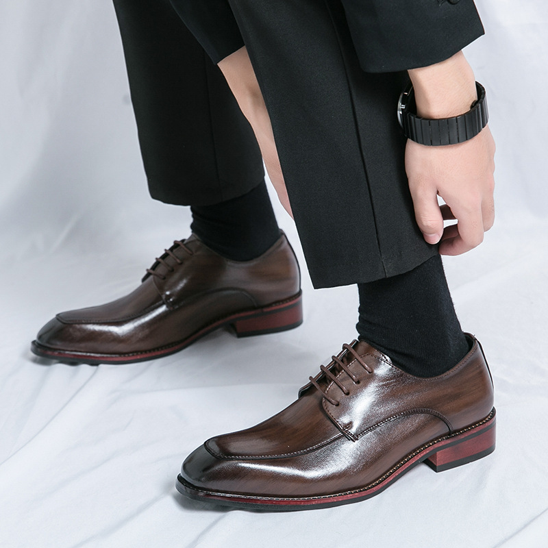 Zapatos de hombre transfronterizos tallas grandes nuevos zapatos de cuero moda zapatos de vestir de negocios para hombres tendencia zapatos de boda para hombres estilo caballero británico image 4