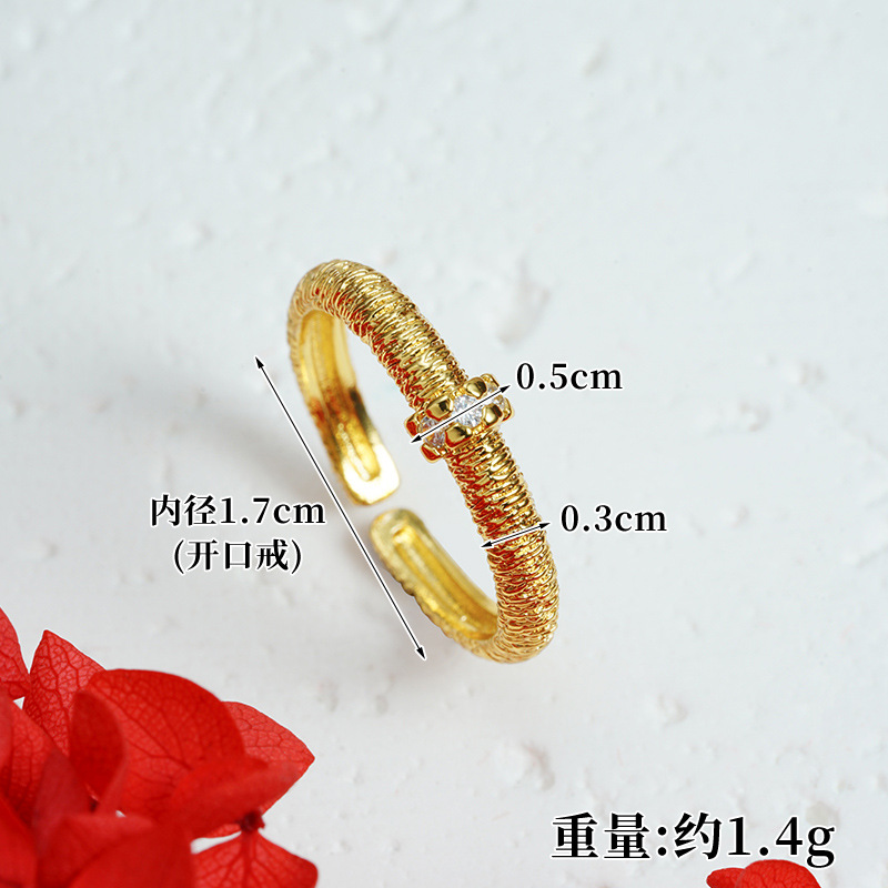 Nuevos productos anillo de oro de arena de Vietnam anillo de estilo francés cepillado de moda pareja ligero lujoso a largo plazo no desvanecer joyas al por mayor