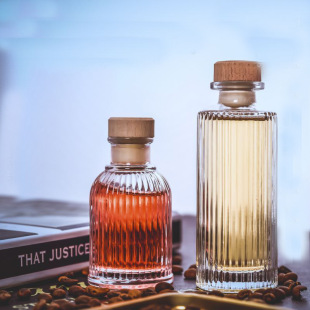 ͸��100ml����С��ƿ�վ�ƿ���b�Ɖ����Ϳ����ܷ�����200ml����ƿ