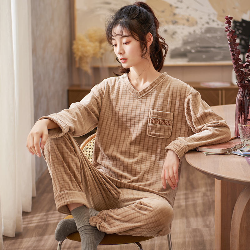 GraceChic GraceChic Xuanliang Factory Direct Coral Homewear Autumn Winter Pullover Round Neck Sleeve Long Pants Island Fleece Couple Pajamas_voghion.com