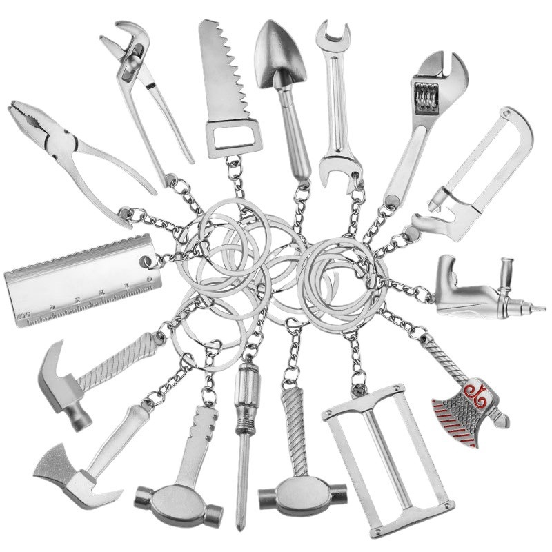 活動レンチの金属のキーは物差しを掛けます。