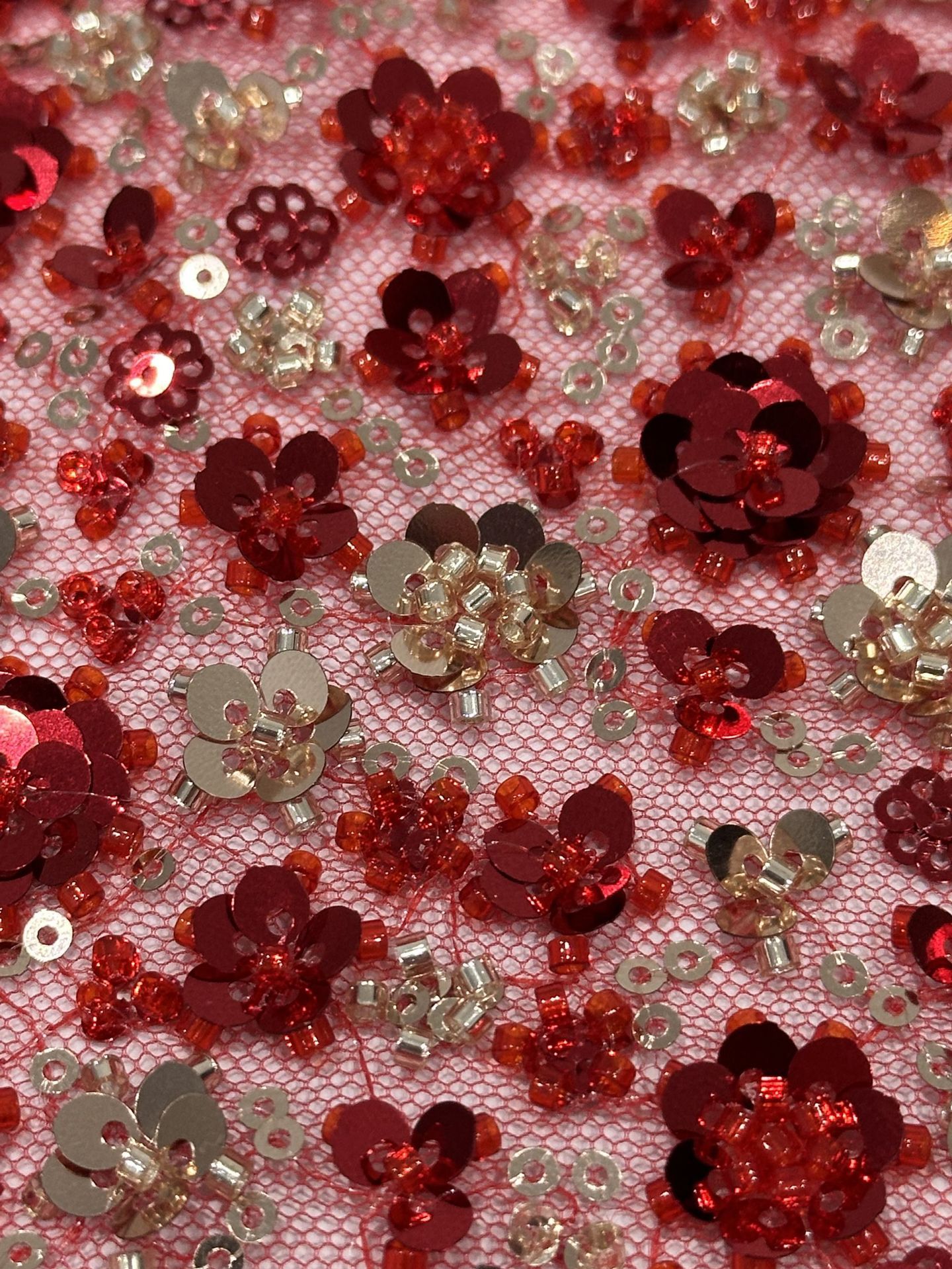 Fábrica de stock de doble color sequinilla pequeña flor de ciruela cuentas bordada tela de encaje vestido de boda moda sequinilla tela bordada