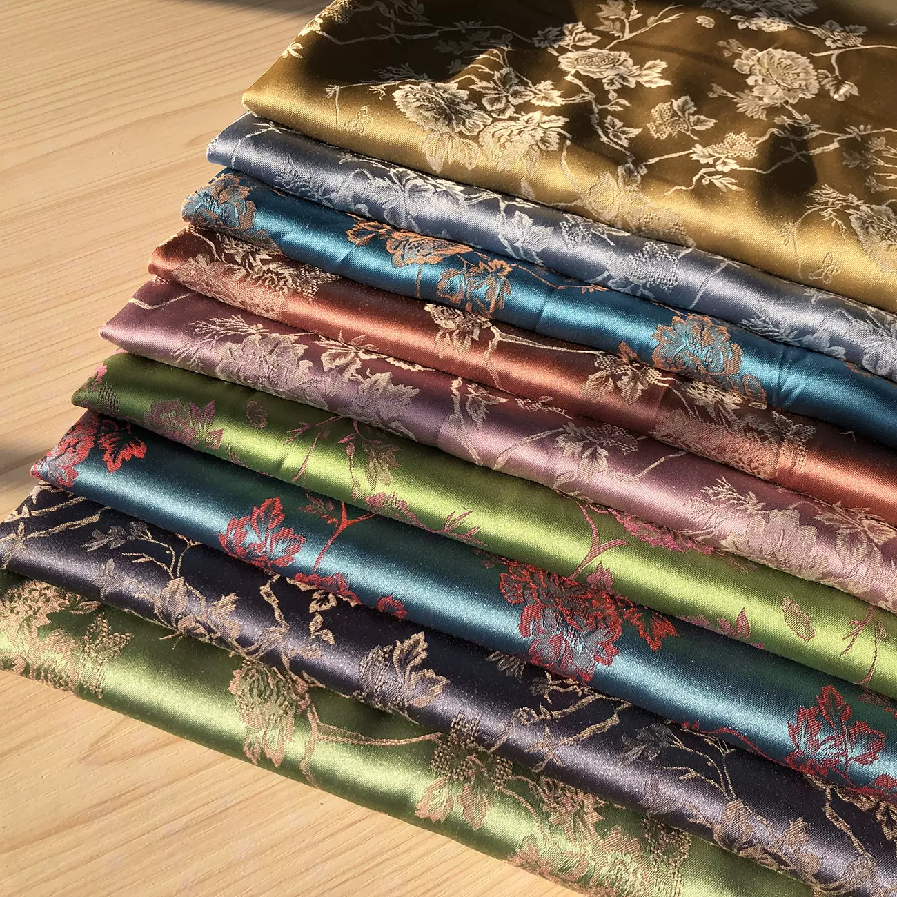 缠枝双色人丝提花面料敦煌风中国风仿真丝旗袍汉服布料textile