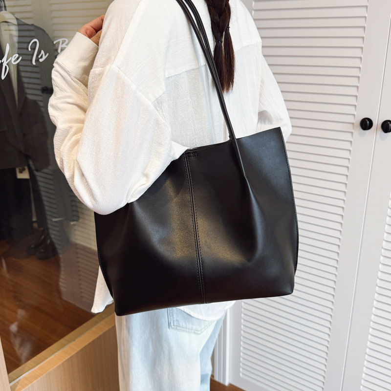 Commuter Tote Bag Large Capacity 2025 New Arrival Mother-Daughter Set Fashion Handbag Shoulder Underarm Versatile Bucket Bag - Thumbnail 4