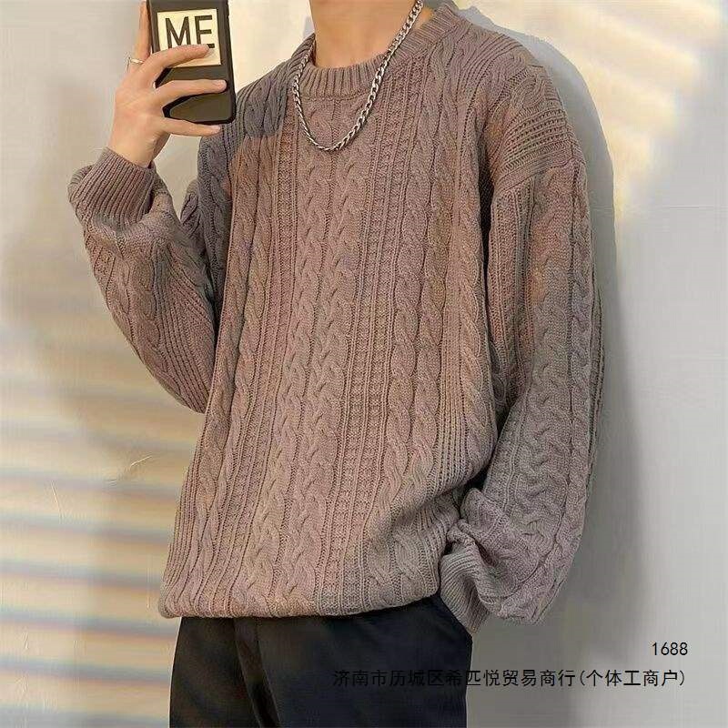 Retro-style, chunky-knit, round-neck sweater for men, autumn/winter collection, featuring a relaxed and trendy design, loose-fitting knitwear, perfect for layering Retro-style, chunky-knit, round-neck sweater for men, autumn/winter collection, featuring a relaxed and trendy design, loose-fitting knitwear, perfect for layering