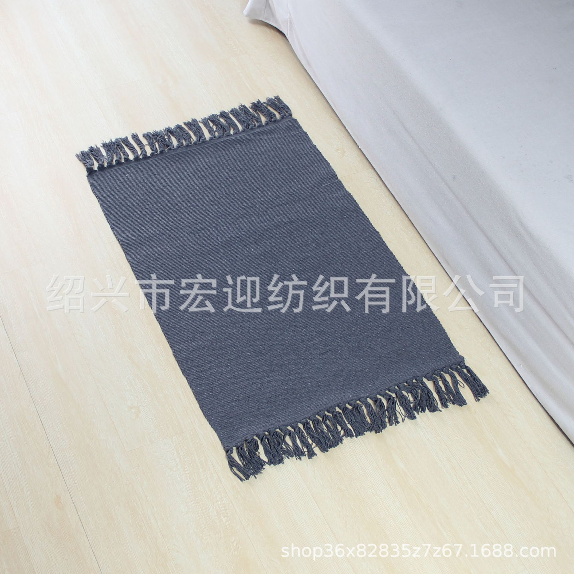 Cotton-woven solid color tassel floor mat, carpet, foot mat, entryway mat, living room coffee table mat, pet crawling mat, bedside mat