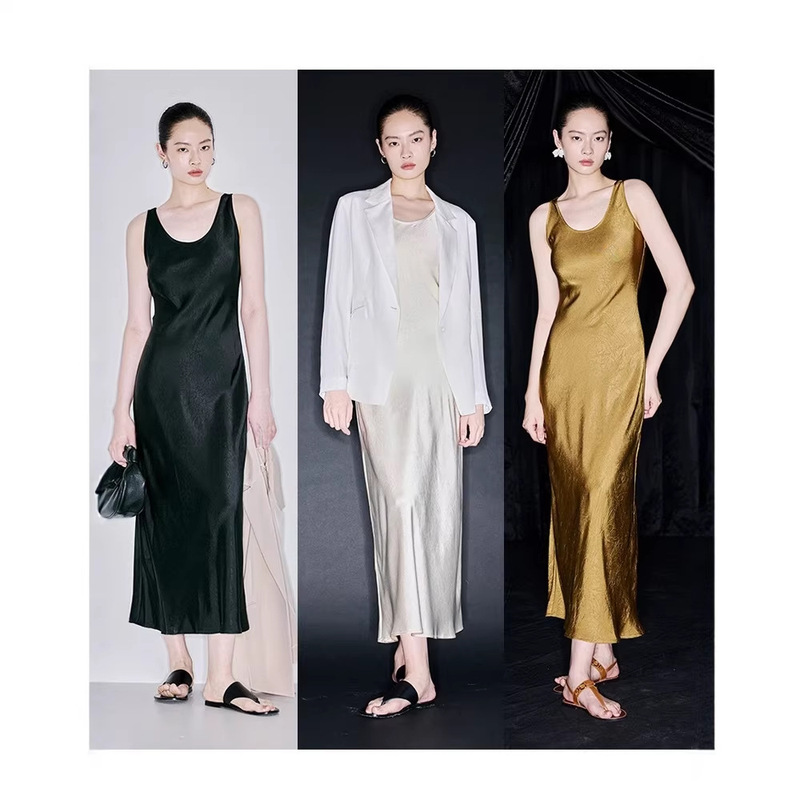 100% Triacetate Satin Texture 45 ° Diagonal Cut, Drapey U-Neck Sleeveless Long Dress for Women, Spring Slim-Fit Dress. 100% Triacetate Satin Texture 45 ° Diagonal Cut, Drapey U-Neck Sleeveless Long Dress for Women, Spring Slim-Fit Dress.