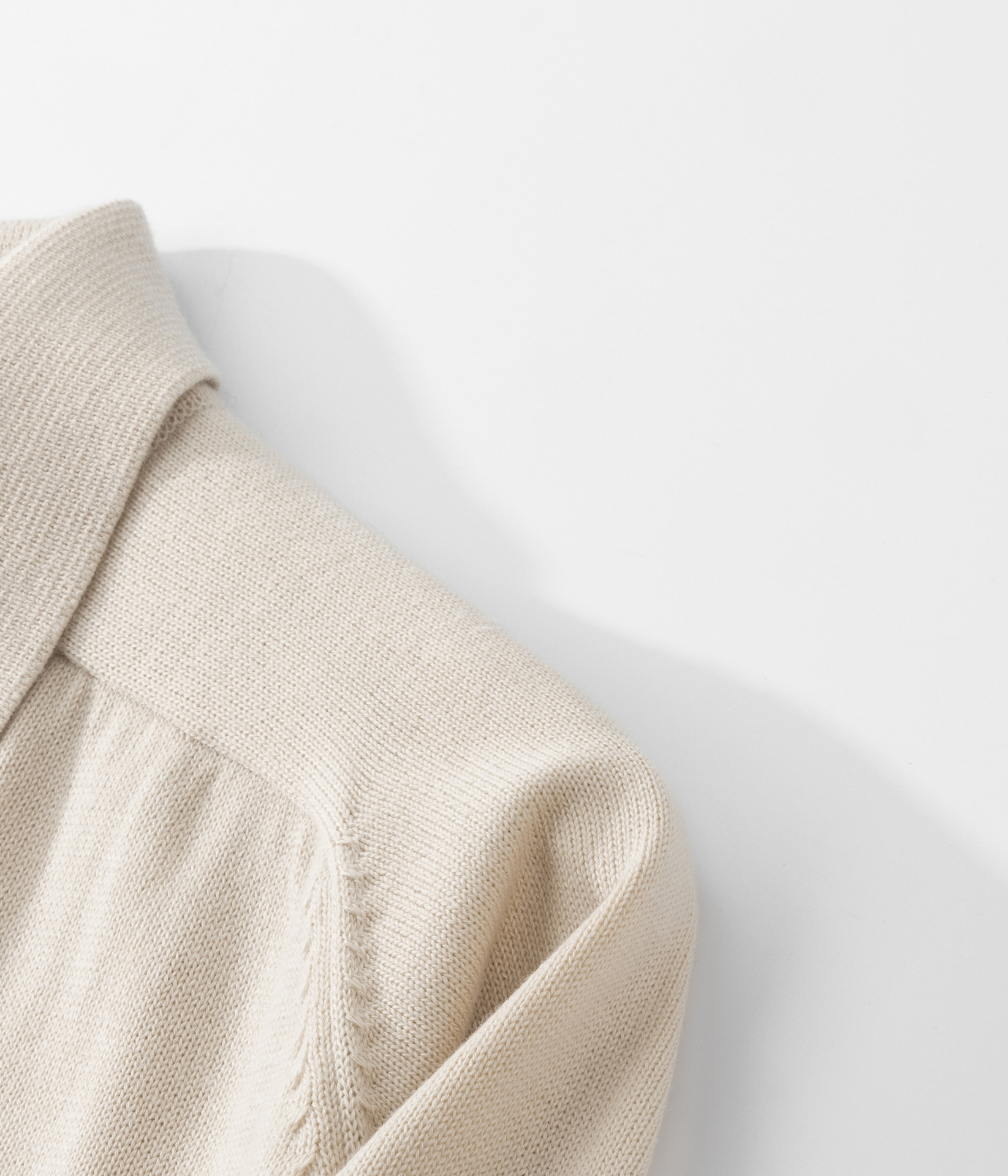 Klassischer V-Ausschnitt-Wollpullover – Zeitloser Strickpullover für Damen und Herren, Herbst-Winter-Freizeitmode (Beige) – S/M/L/XL_voghion.com