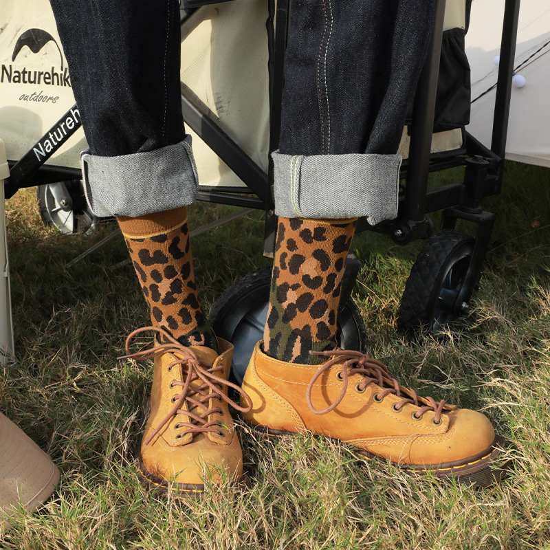 Autumn and Winter New Leopard Print Fashion Women's Socks, Outdoor Non-Slip Anti-Odor Colorful Striped Trendy Mid-Calf Socks, Melard