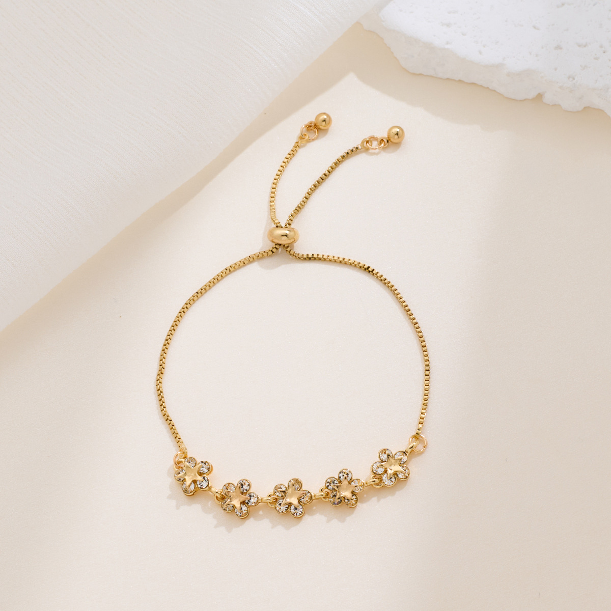 Korean Petal High-End Bracelet Female Internet Celebrity Bracelet Best Friend Korean Style Simple Ins Niche Design Personalized Bracelet