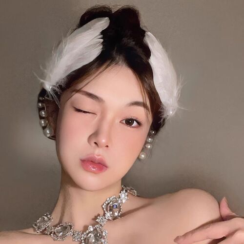Swan feather headpiece hair clip bridal wedding clip hair accessory wedding decoration bridesmaid Halloween photo props