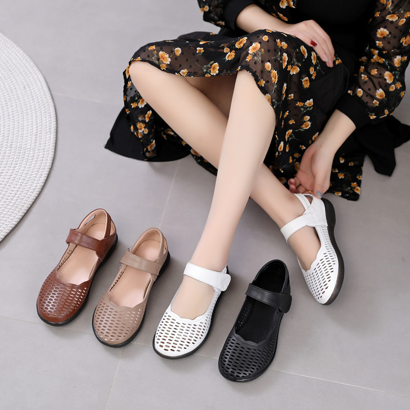 Mom's shoes 23 summer genuine leather soft bottom hollow-out middle-aged and elderly flat comfortable non-slip sandals hole small size 32 women's shoes Mom's shoes 23 summer genuine leather soft bottom hollow-out middle-aged and elderly flat comfortable non-slip sandals hole small size 32 women's shoes